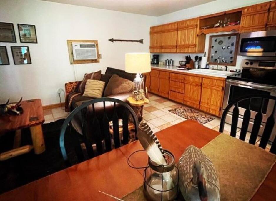 The Hideaway At Bear Mountain Log Cabins Eureka Springs Buitenkant foto