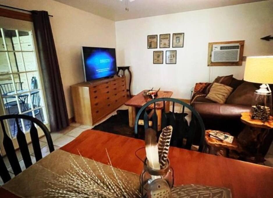 The Hideaway At Bear Mountain Log Cabins Eureka Springs Buitenkant foto